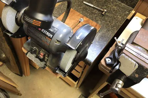 How-Many-Watts-Does-a-Bench-Grinder-Use-Wattage-Options